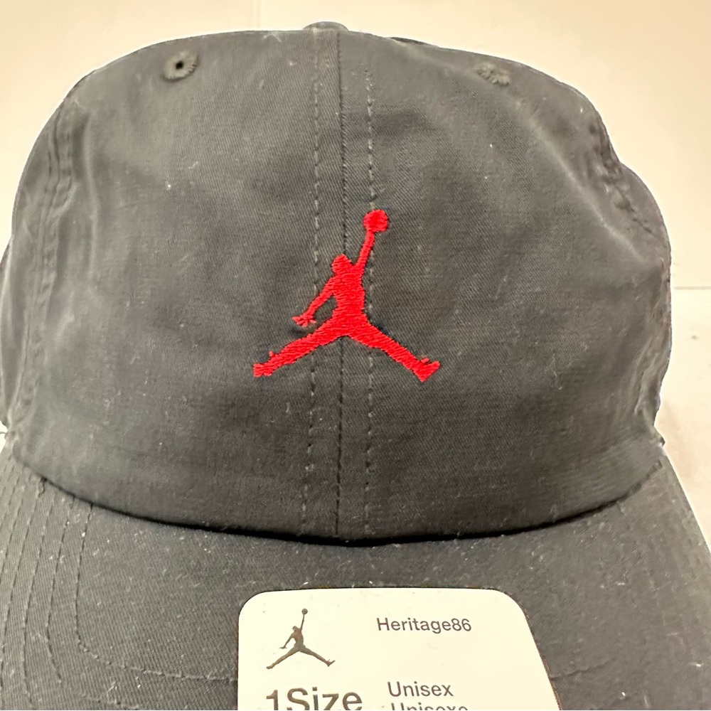 Jordan Black and Red Jumpman Hat - Picture 6 of 10